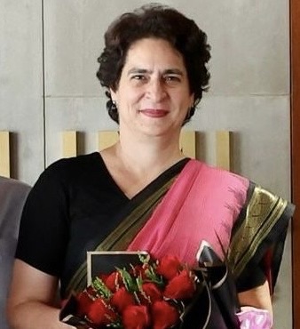 പ്രിയങ്ക ഗാന്ധി എം.പി. റെയിൽവേ മന്ത്രിക്ക് കത്ത്: നിലമ്പൂർ–ഷൊർണ്ണൂർ മെമുവിനും കോട്ടയം എക്സ്പ്രസിനും തുവ്വൂരിൽ സ്റ്റോപ്പ് അനുവദിക്കണമെന്ന് ആവശ്യം