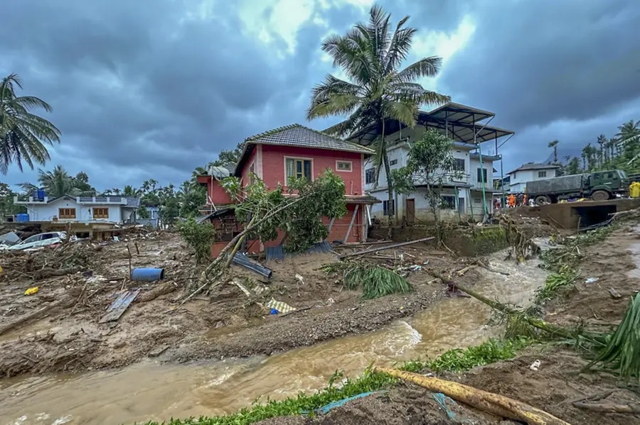 മുണ്ടക്കൈ-ചൂരൽമല പുനരധിവാസം; മുസ്ലിം ലീഗിന്റെ വീട് നിർമാണം തടഞ്ഞു