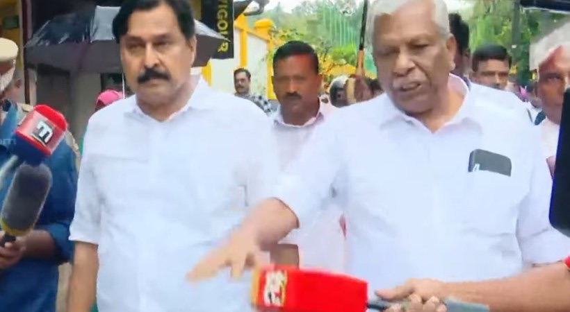 മെസിയുമായി ബന്ധപ്പെട്ട ചോദ്യങ്ങള്‍ക്ക് മറുപടിയില്ല; മാധ്യമങ്ങളോട് തട്ടിക്കയറി എസി മൊയ്തീന്‍ എംഎല്‍എ