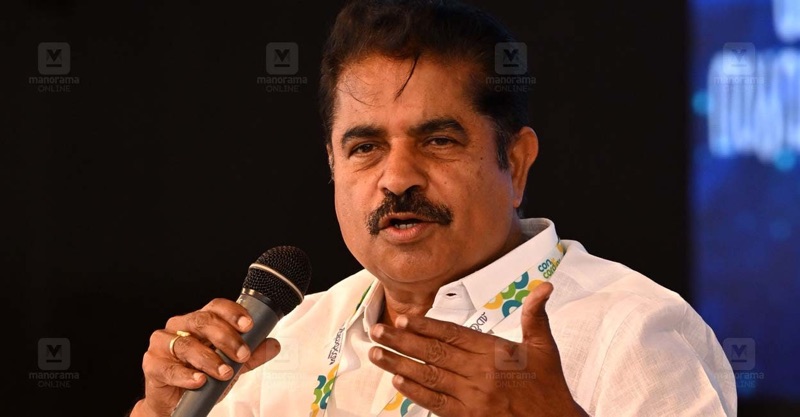 നടിയെ ആക്രമിച്ച കേസ്: ദിലീപിന് നീതി ലഭിച്ചുവെന്ന് അടൂർ പ്രകാശ്; ഗൂഢാലോചനക്കാരെതിരെ നിയമനടപടി ആലോചിക്കുമെന്ന് ദിലീപ്