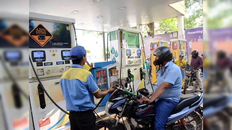 പിയുസി സർട്ടിഫിക്കറ്റില്ലെങ്കിൽ ഇന്ധനമില്ല; നിയന്ത്രണം കടുപ്പിച്ച് ഡൽഹി സർക്കാർ