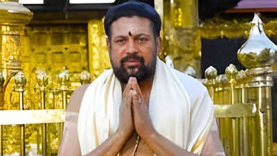 ശബരിമല സ്വർണക്കൊള്ള കേസ്: തന്ത്രി കണ്ഠരര് രാജീവരെ വീണ്ടും ജയിലിലേക്ക് മാറ്റി