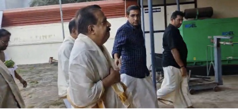 ആലത്തിയൂർ ഹനുമാൻകാവിൽ രമേശ് ചെന്നിത്തല: വിശേഷാൽ വഴിപാടുകളുമായി മുൻ പ്രതിപക്ഷ നേതാവ്