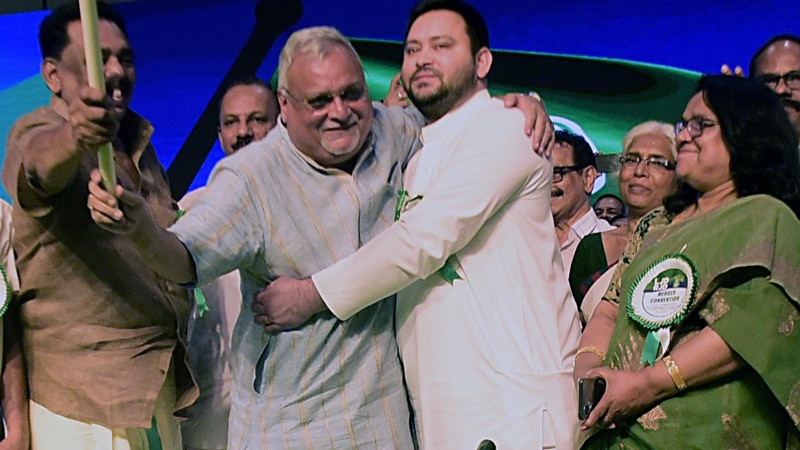 ഇടതു മുന്നണി വിടേണ്ടെന്ന് ആർജെഡി