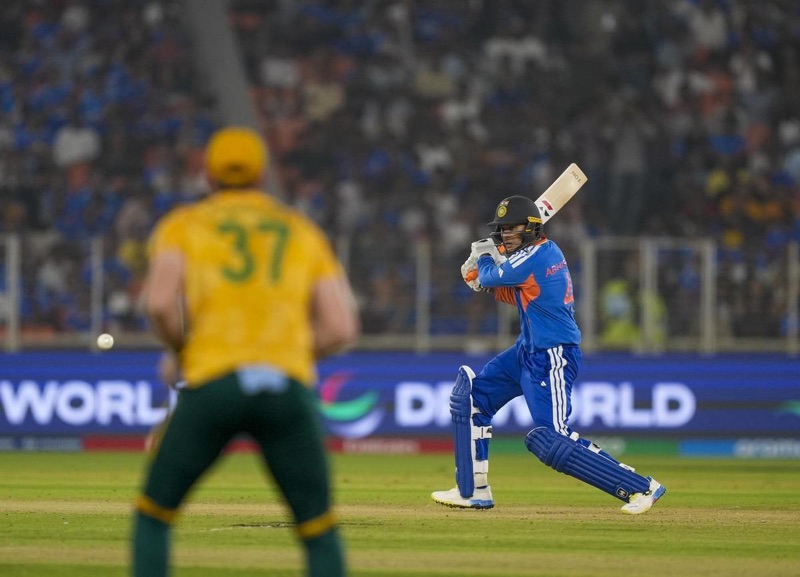 നരേന്ദ്ര മോദി സ്റ്റേഡിയത്തിൽ ഇന്ത്യയ്ക്ക് ഇരുട്ടടി; ദക്ഷിണാഫ്രിക്കക്ക് 76 റൺസ് ജയം