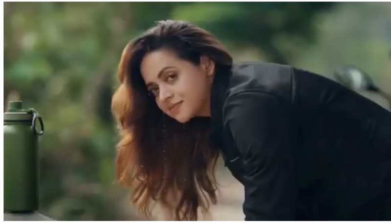 ‘സെറ്റല്ലേ… നമ്മളീ യാത്ര തുടരും’; എൽഡിഎഫ് പ്രചാരണ വീഡിയോയുമായി ഭാവന, ഷെയർ ചെയ്ത് മഞ്ജു വാര്യർ