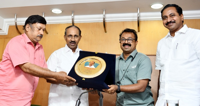 മുഖ്യമന്ത്രി ചർച്ചകളിൽ മറുചോദ്യവുമായി K ബാബു